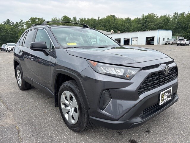 2021 Toyota RAV4 LE photo 2