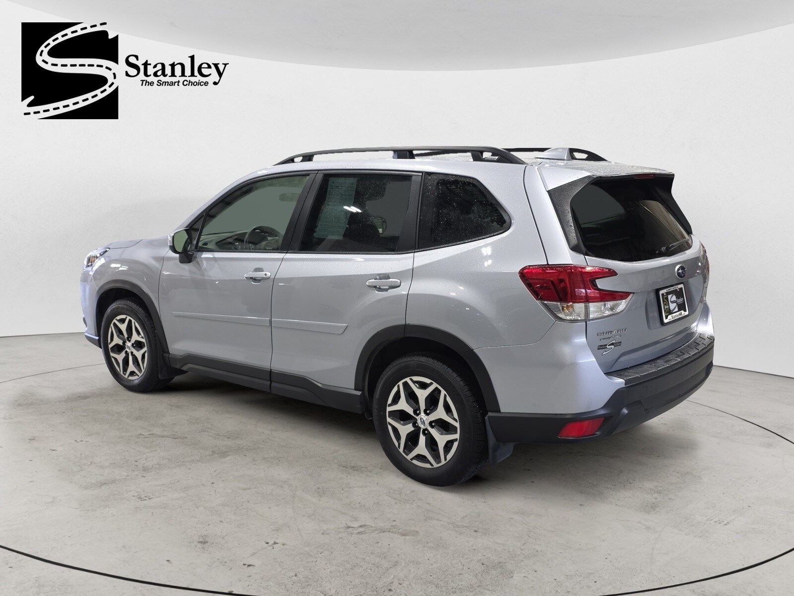 2023 Subaru Forester Premium photo 2
