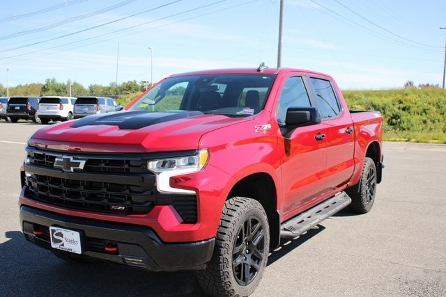 Used 2022 Chevrolet Silverado 1500 LT Trail Boss with VIN 3GCPDFEK8NG558102 for sale in Ellsworth, ME