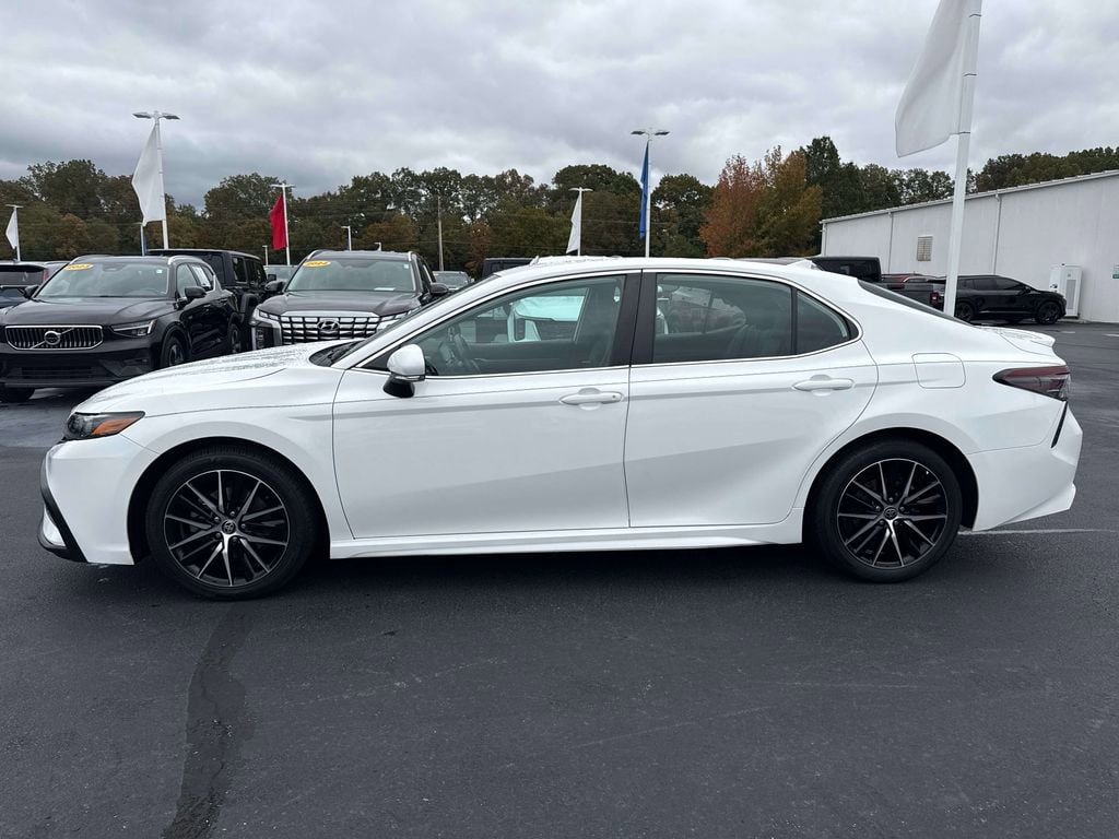 Used 2022 Toyota Camry SE Sedan