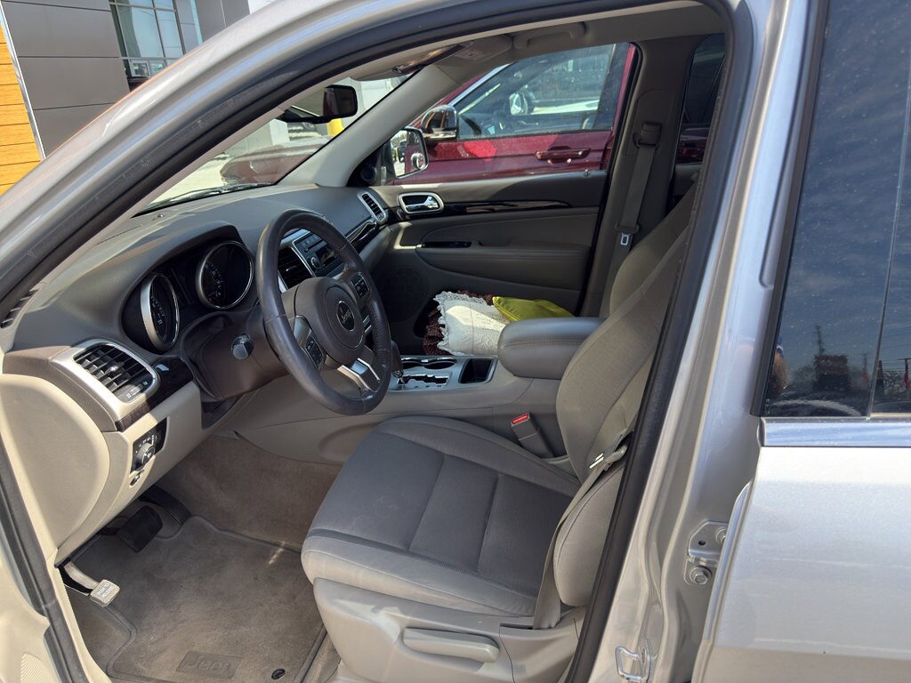 Used 2012 Jeep Grand Cherokee Laredo SUV