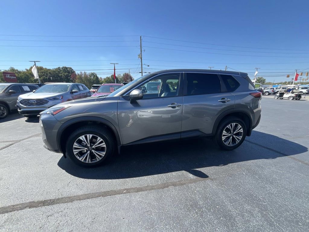 2023 Nissan Rogue SV photo 4
