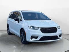 2026 Chrysler Pacifica SELECT Passenger Van