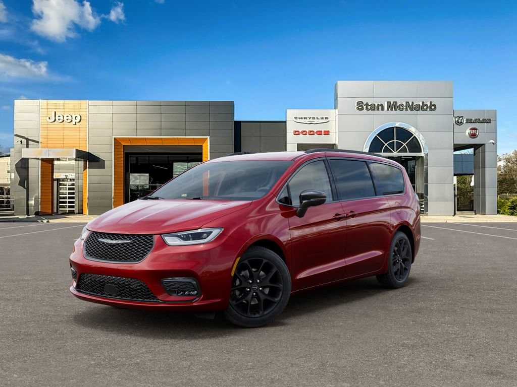 2026 Chrysler Pacifica Select's photo