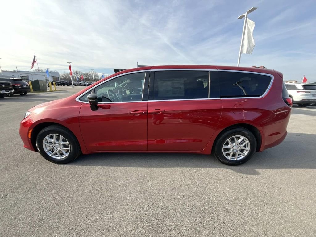 New 2026 Chrysler Pacifica SELECT Passenger Van