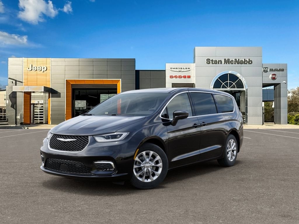 2026 Chrysler Pacifica Limited's photo