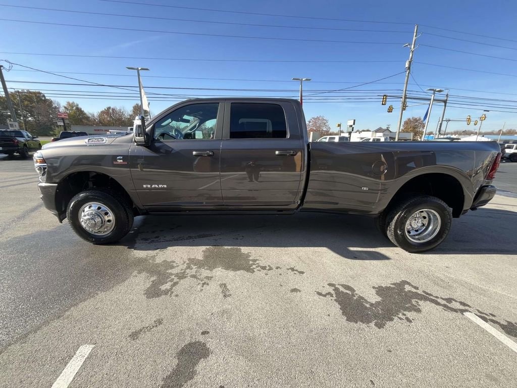New 2026 Ram 3500 LARAMIE CREW CAB 4X4 8' BOX Pickup