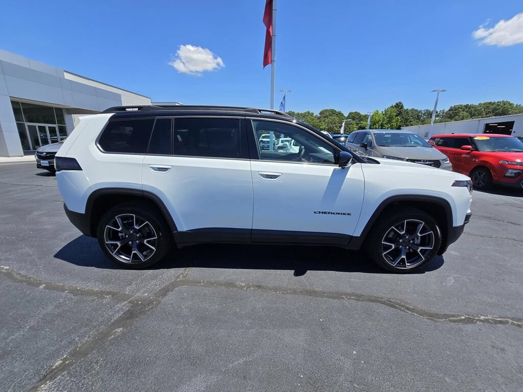 Used 2026 Jeep Cherokee Overland SUV