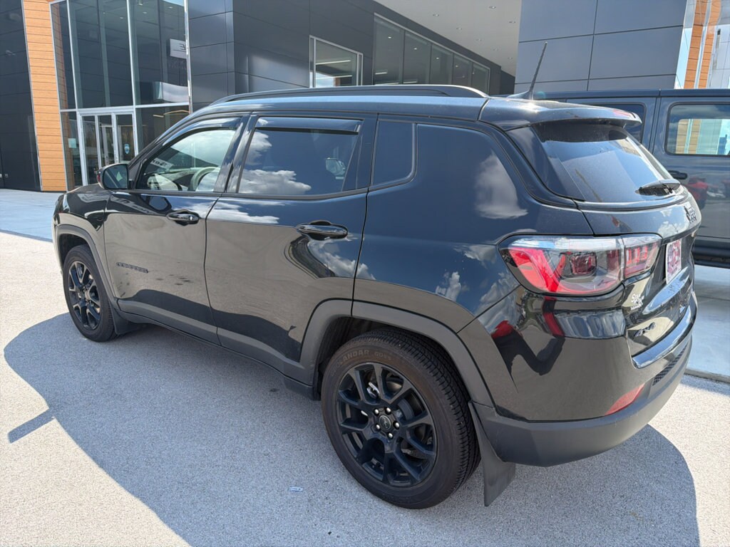 Used 2025 Jeep Compass Latitude SUV