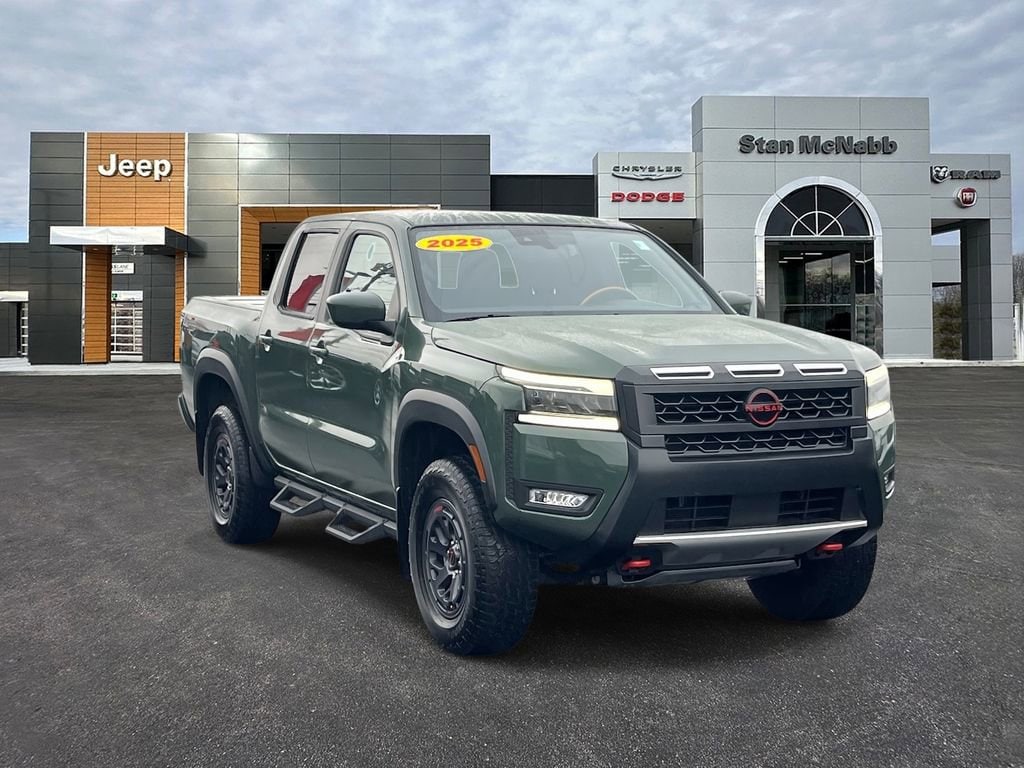 2025 Nissan Frontier PRO-4X's photo