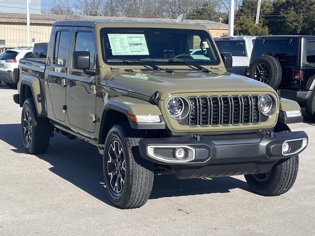 2026 Jeep Gladiator Sahara's photo