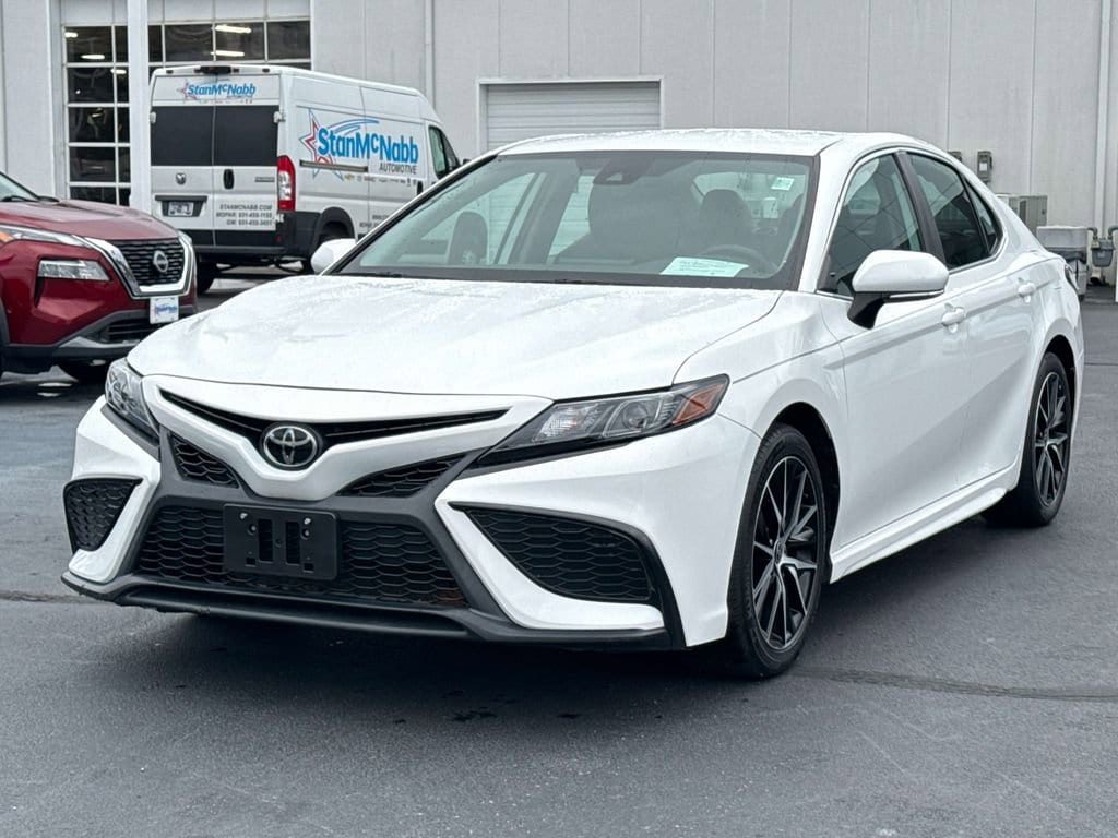 Used 2022 Toyota Camry SE Sedan