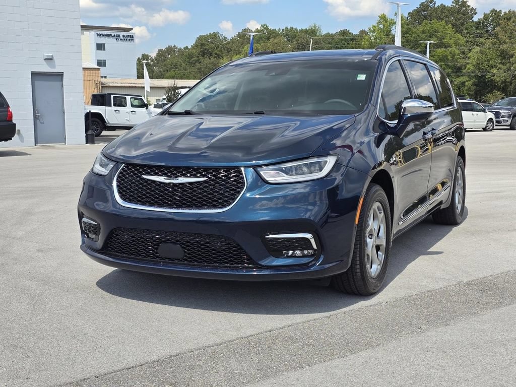 Used 2022 Chrysler Pacifica Limited Van Passenger Van