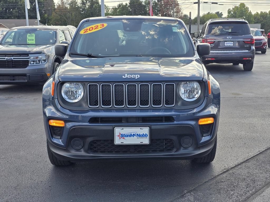 Used 2023 Jeep Renegade Latitude SUV