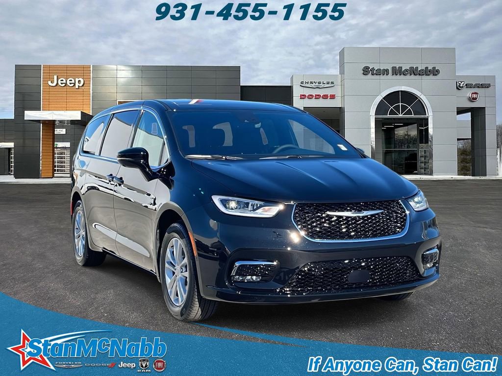 2026 Chrysler Pacifica Select's photo