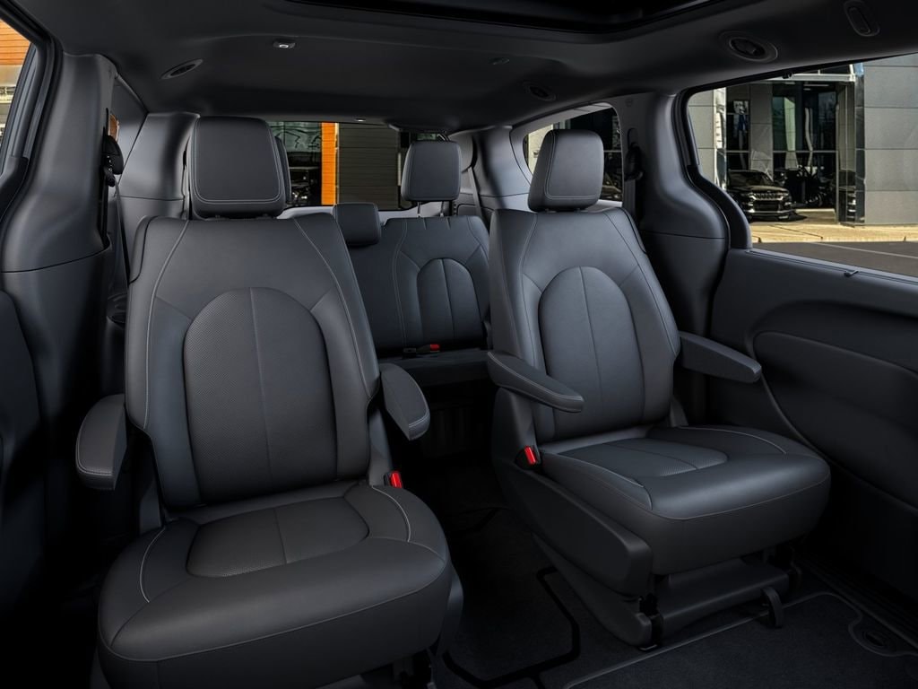 2026 Chrysler Pacifica Select - Photo 15