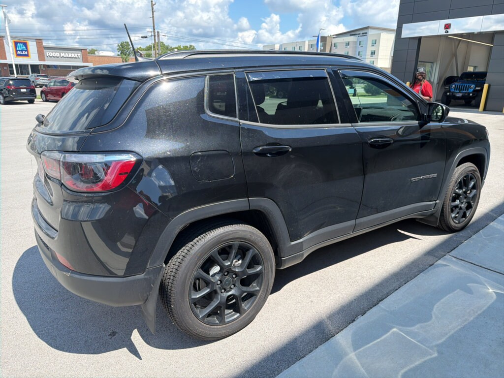 Used 2025 Jeep Compass Latitude SUV