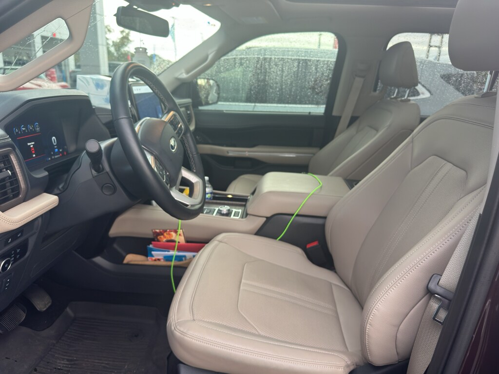 2024 Ford Expedition MAX Limited photo 3