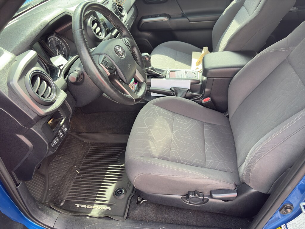2017 Toyota Tacoma TRD Double Cab photo 3