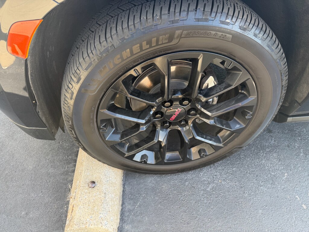 2022 Gmc Yukon XL Limited photo 2