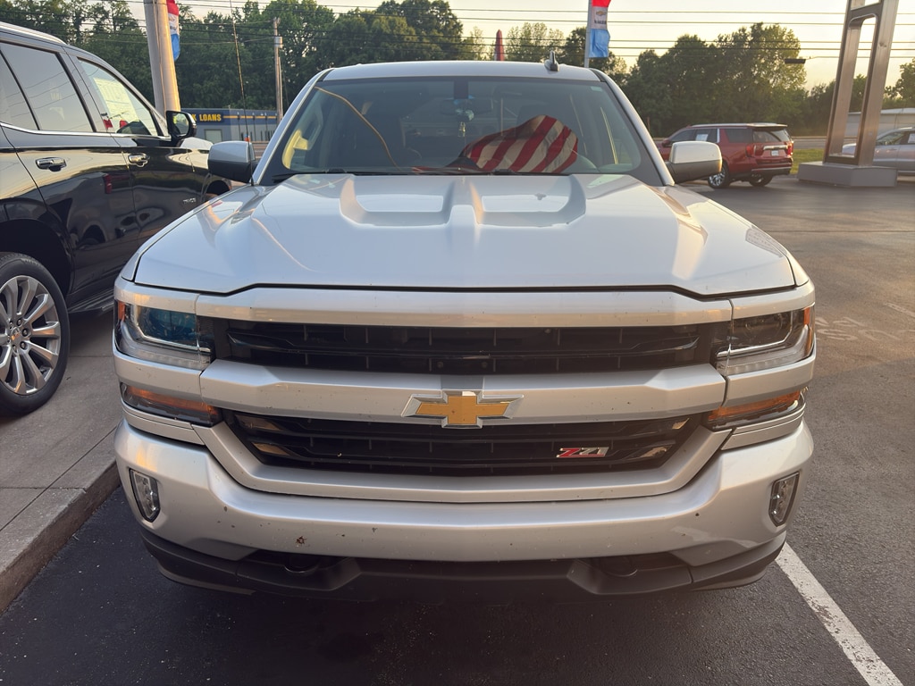 2018 Chevrolet Silverado 1500 LT 4X4 Crew Cab Short Box's photo