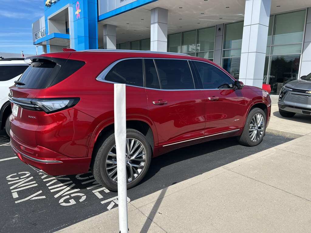 Used 2025 Buick Enclave Avenir Sport Utility