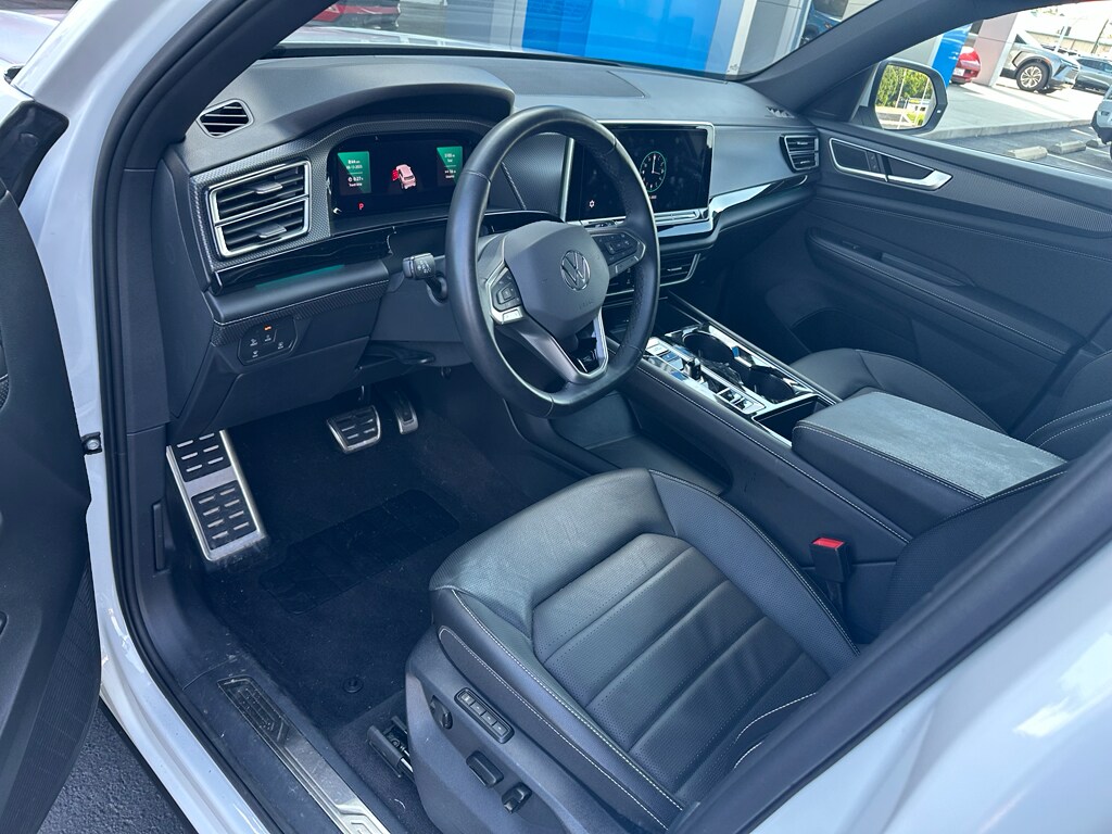 2024 Volkswagen Atlas Cross Sport SEL R-Line photo 4