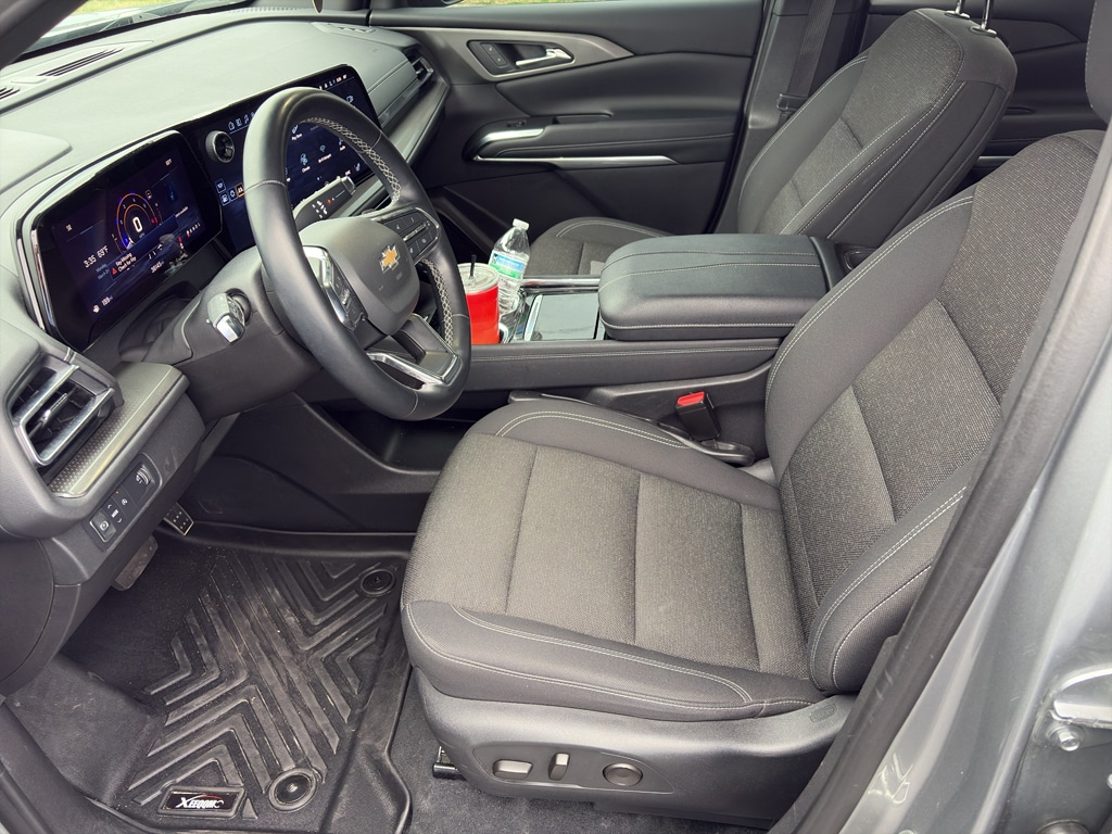 Certified 2024 Chevrolet Traverse FWD LT Sport Utility