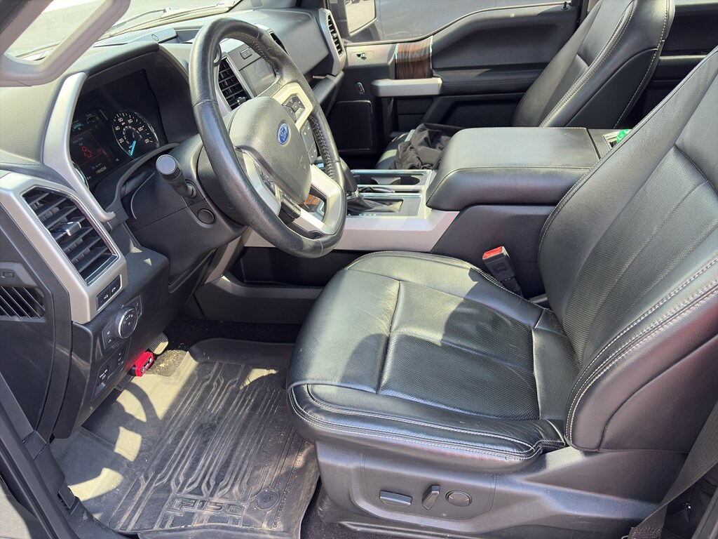 2019 Ford F-150 Lariat photo 2
