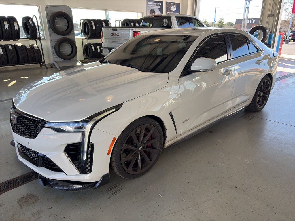 2022 Cadillac CT4 V-Series Blackwing's photo