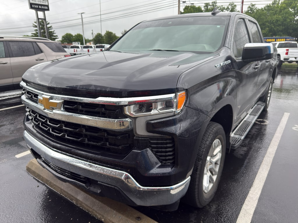 2023 Chevrolet Silverado 1500 LT Crew Cab Short Box's photo