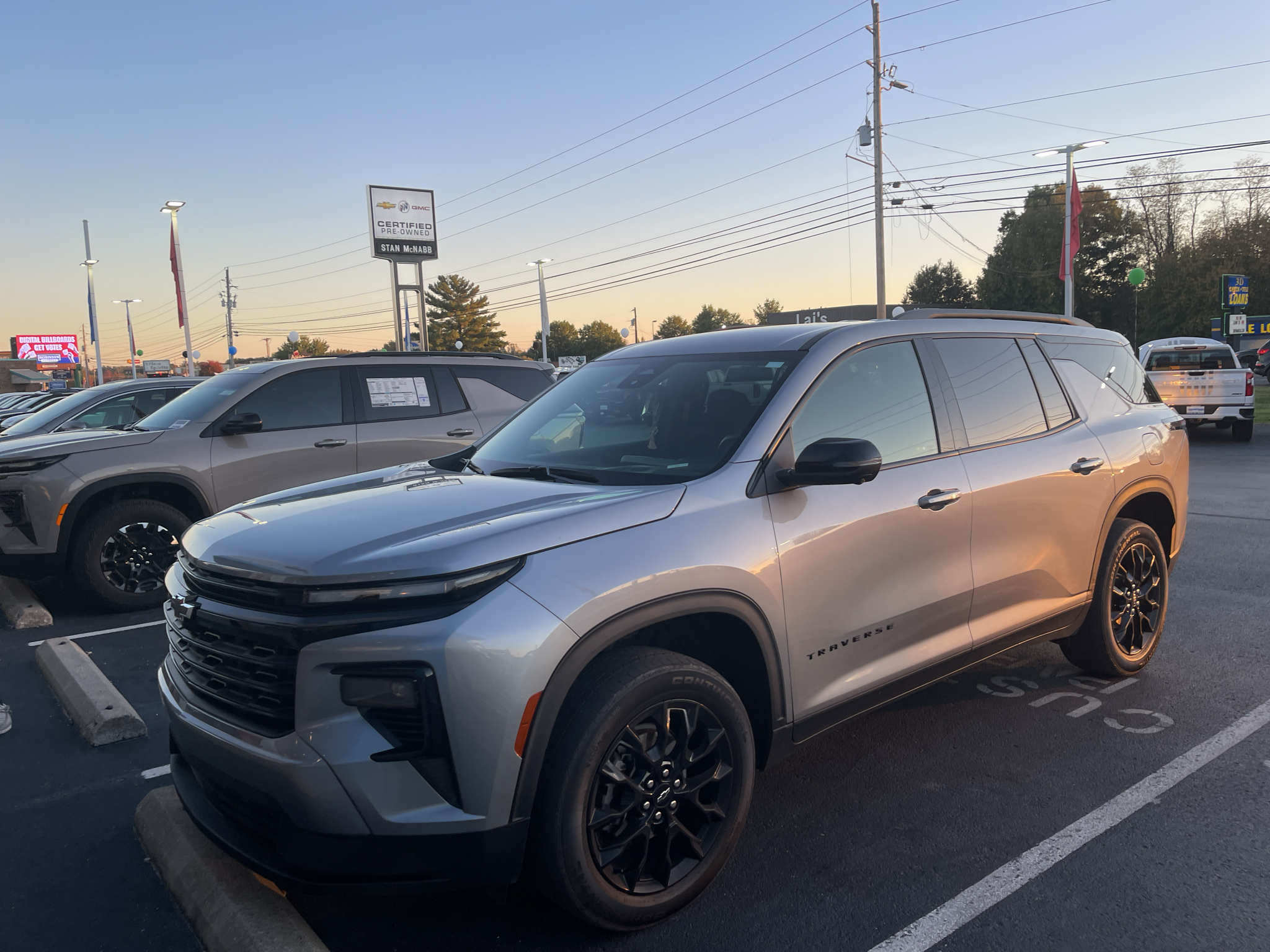 Used 2024 Chevrolet Traverse FWD LT Sport Utility