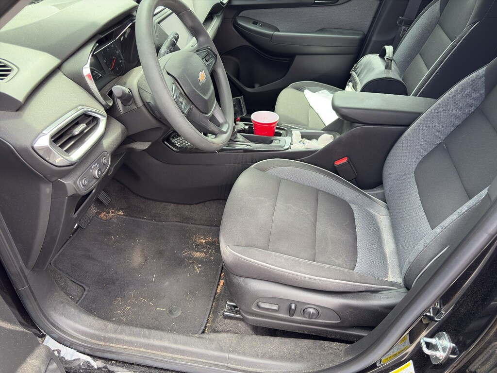 2023 Chevrolet Trailblazer LT photo 3