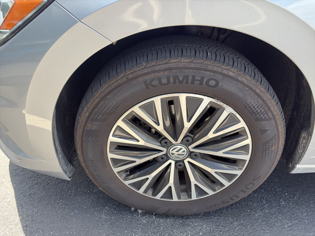 Used 2019 Volkswagen Jetta SEL with VIN 3VWE57BU4KM174683 for sale in Tullahoma, TN