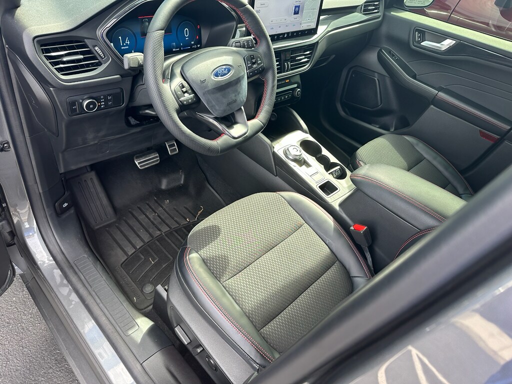 2023 Ford Escape ST-Line Elite photo 3