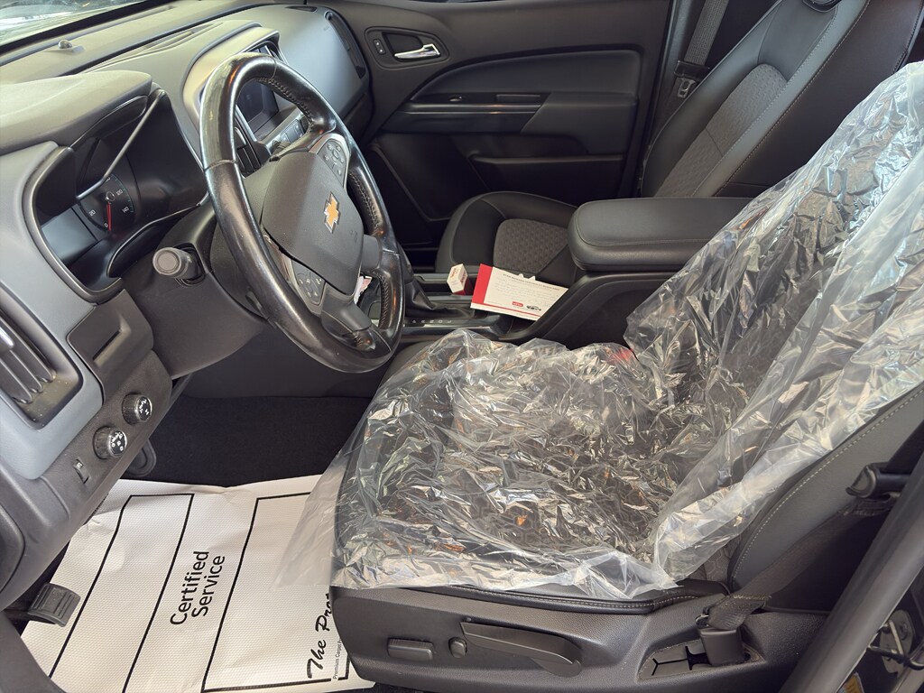 2021 Chevrolet Colorado Z71 photo 2