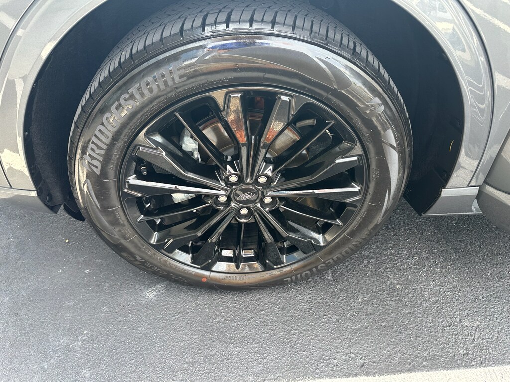 2023 Ford Escape ST-Line Elite photo 2