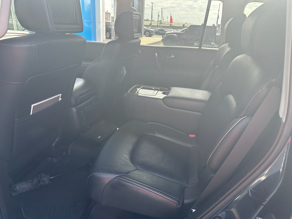 2015 Infiniti QX80 Base photo 3