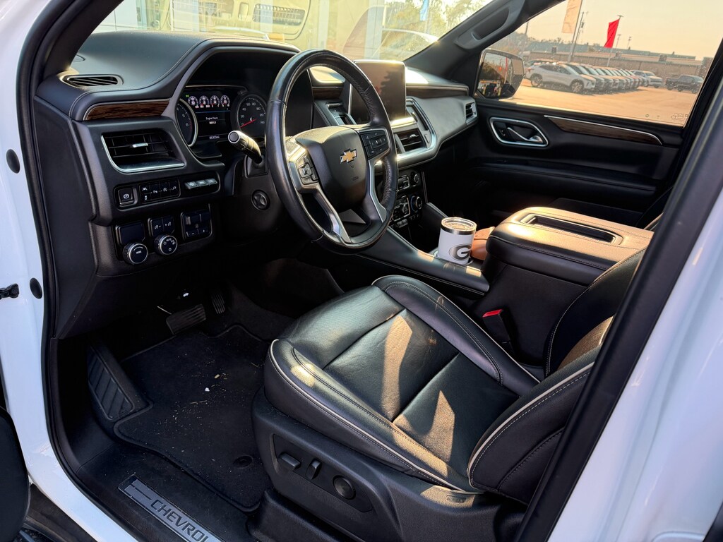 2021 Chevrolet Suburban Premier photo 2