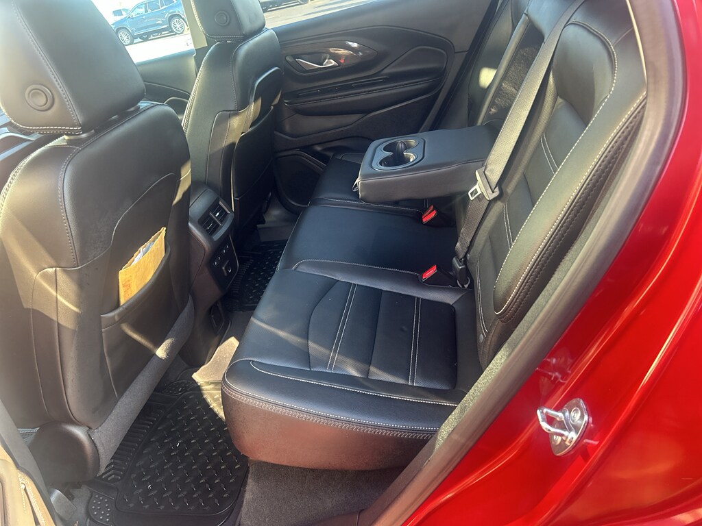 2024 Gmc Terrain Denali photo 3