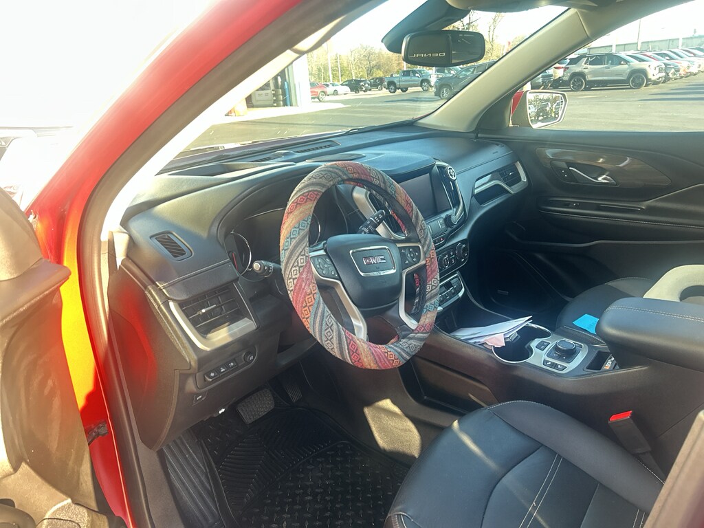 2024 Gmc Terrain Denali photo 2