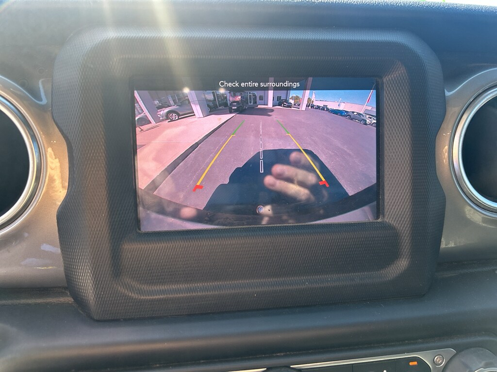 2020 Jeep Wrangler Unlimited Sahara photo 2