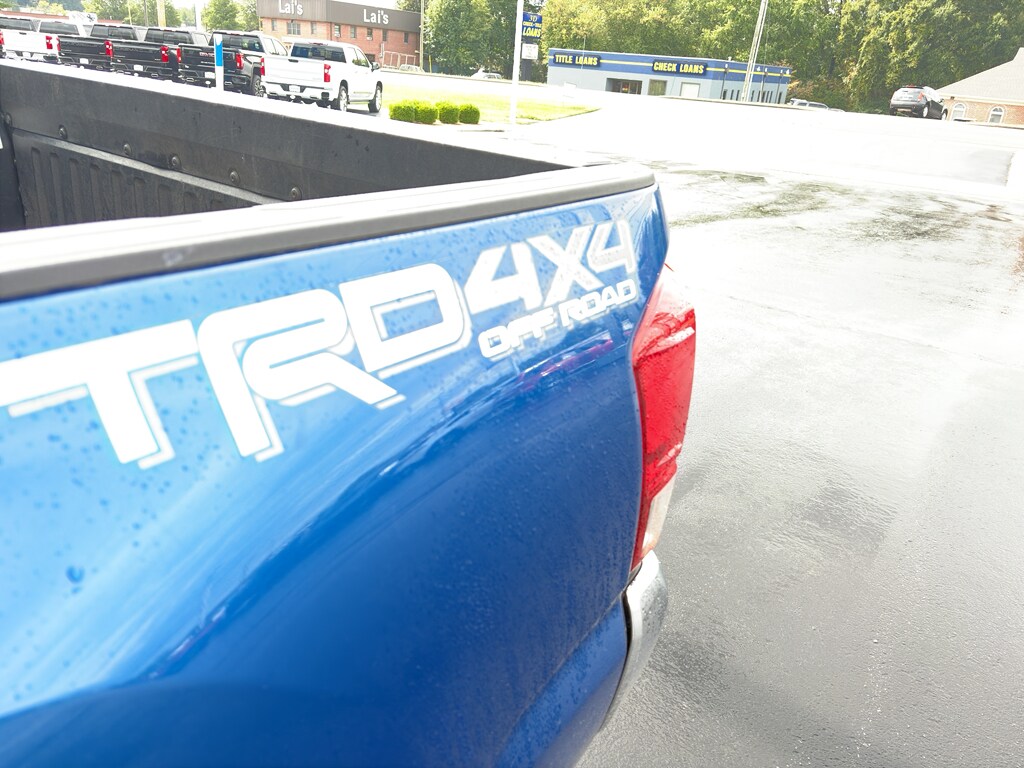 2017 Toyota Tacoma TRD Double Cab photo 4