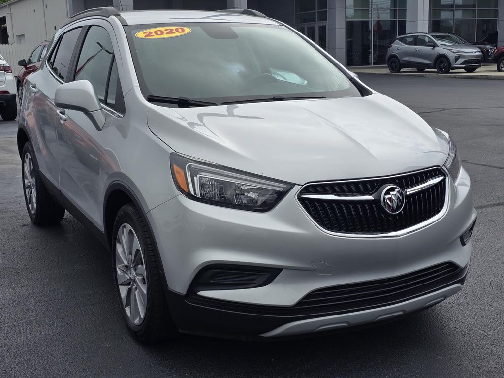 2020 Buick Encore Preferred's photo