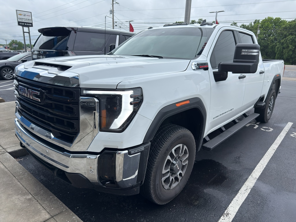 2026 GMC Sierra 4WD Crew Cab Standard Box Pro's photo