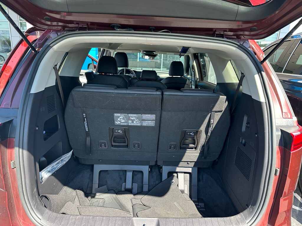 2024 Kia Carnival LX photo 4