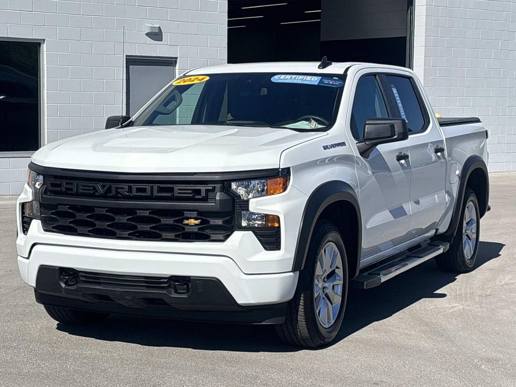 2024 Chevrolet Silverado 1500 Custom photo 2