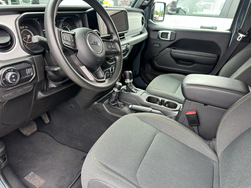Used 2025 Jeep Gladiator Sport Truck Crew Cab