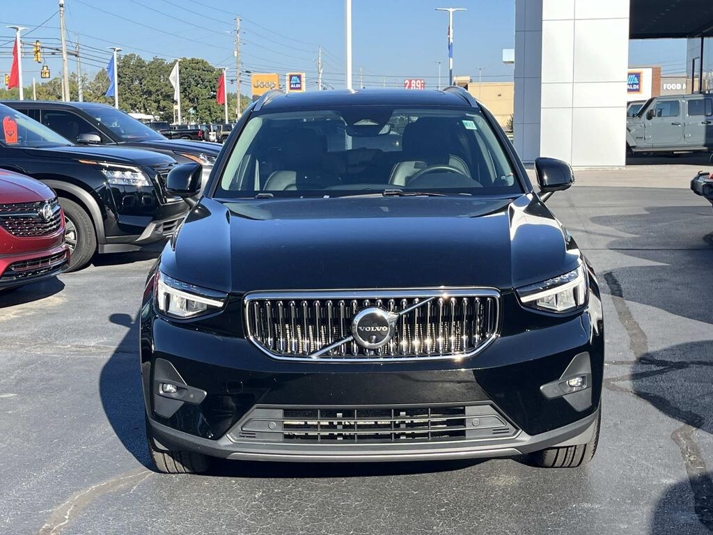 Used 2023 Volvo XC40 B4 FWD Ultimate Bright SUV