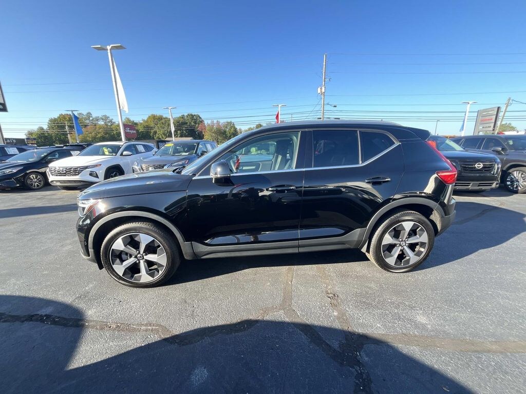 Used 2023 Volvo XC40 B4 FWD Ultimate Bright SUV